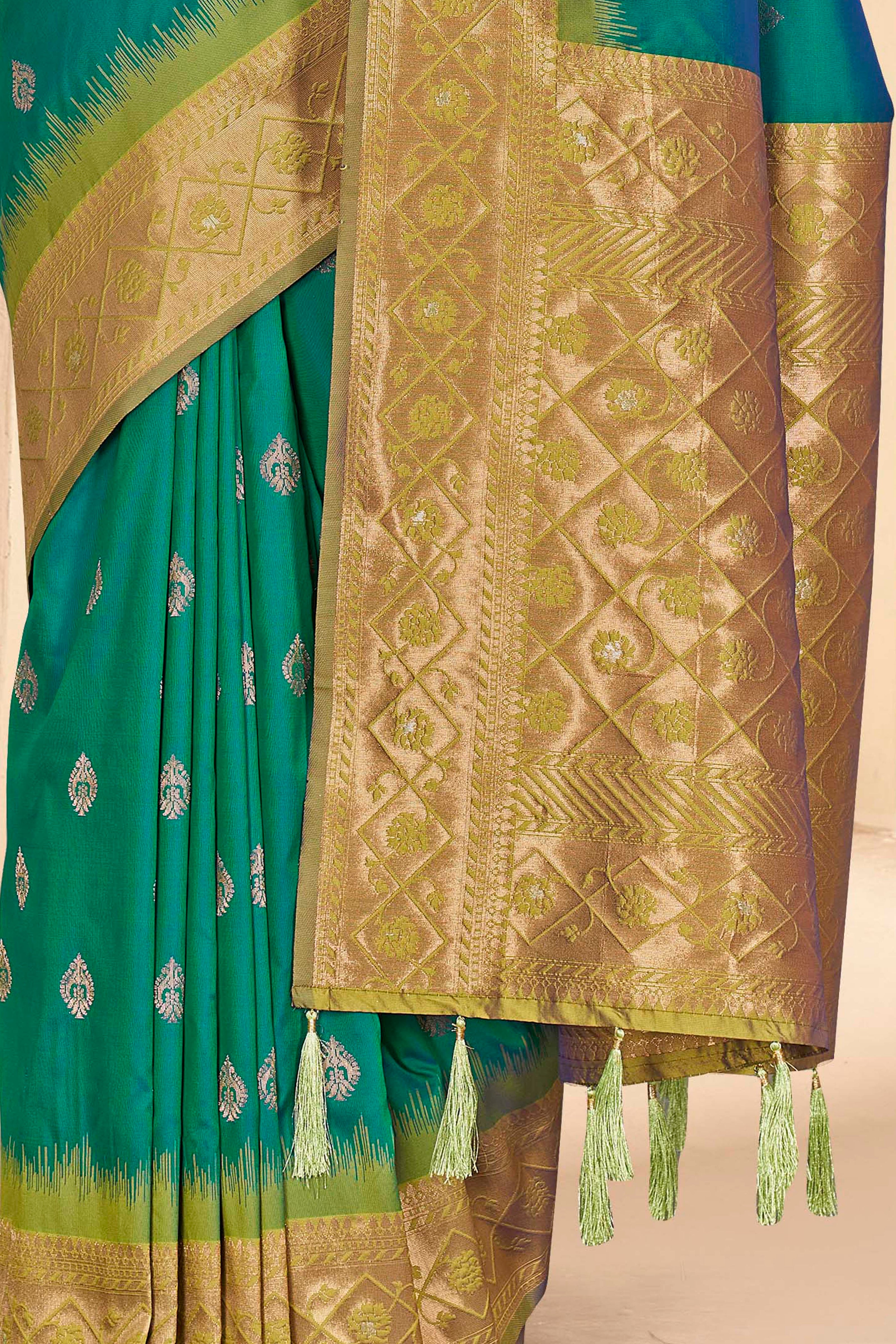 Green Soft Silk Floral Border Contrast Zari Woven Saree