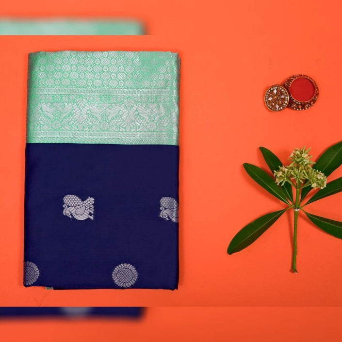 Valiba Kanchi expo Navy Blue Colored Saree With Firozi Pallu Banarasi Sari