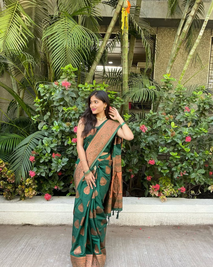Kanjee – green Banarasi Soft Silk Saree with Elegant Minimal Weaving