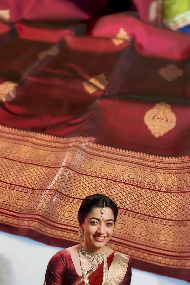 Splendorous Wine Soft Banarasi Silk Saree With Nebula Blouse Piece