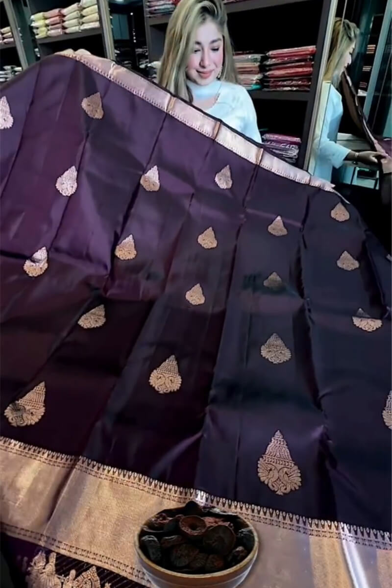 Trendy Purple Soft Banarasi Silk Saree With Forbearance Blouse Piece