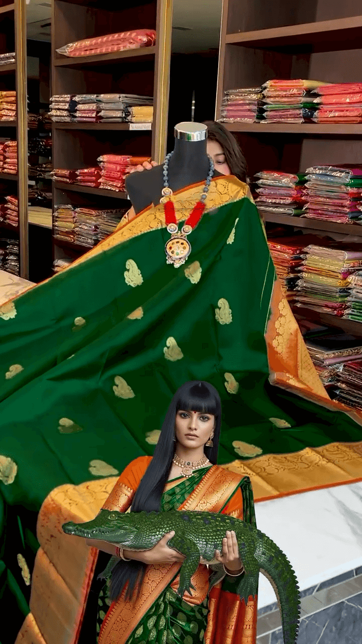Impressive Dark Green Soft Banarasi Silk Saree With Lovely Blouse Piece