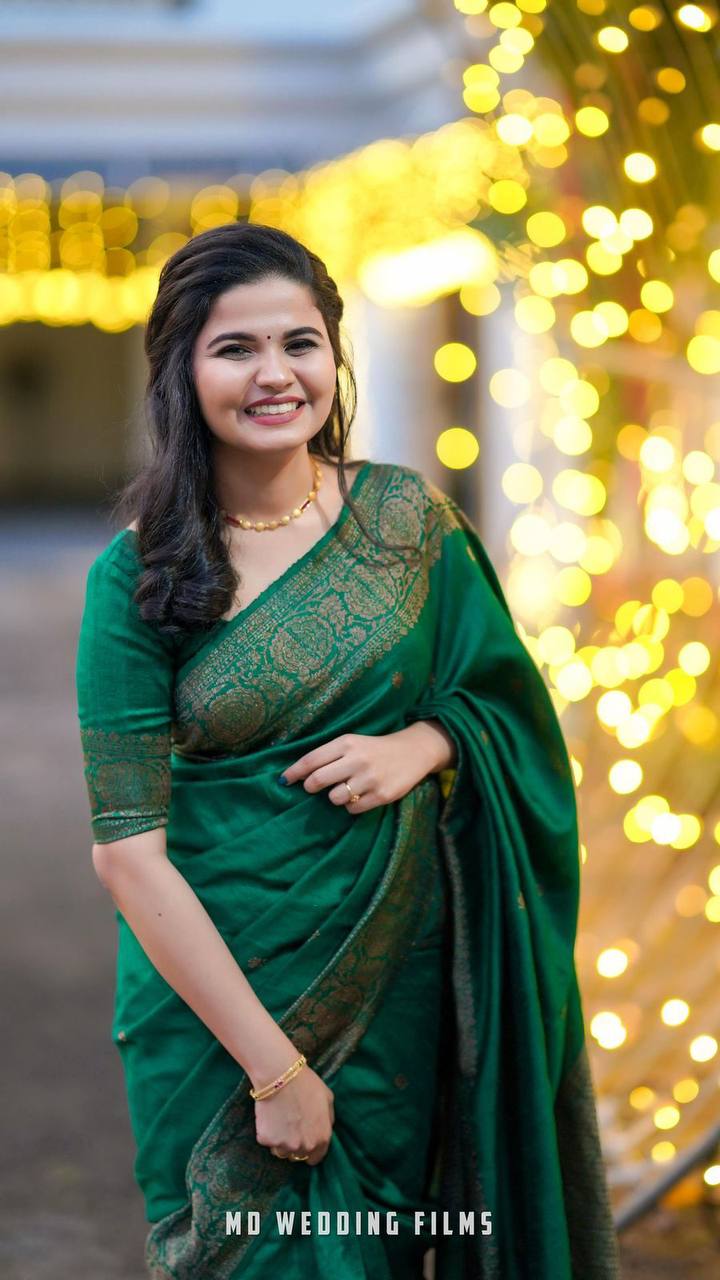 Emerald Green Banarasi Silk Saree with Antique Gold Zari Border and Matching Blouse