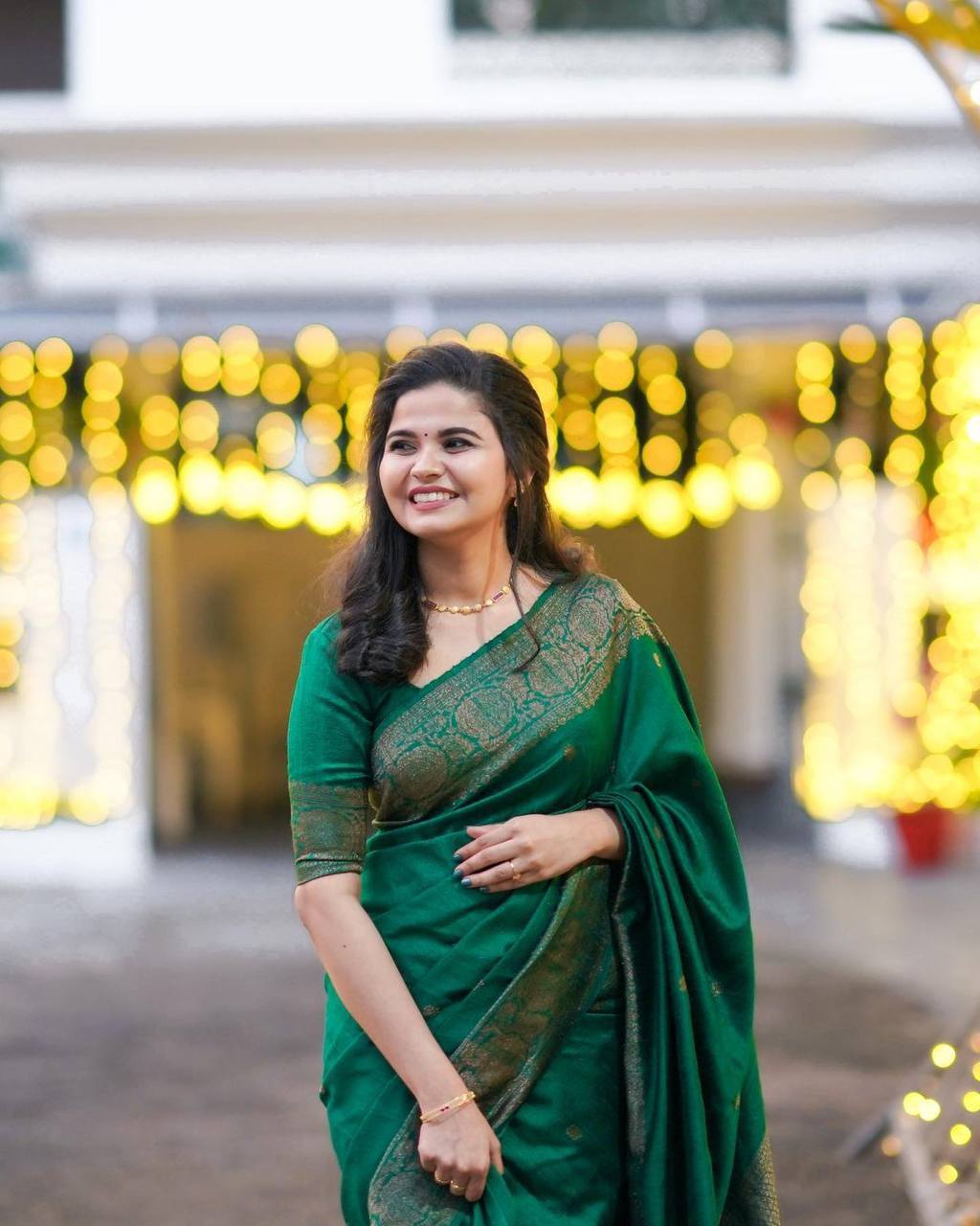 Emerald Green Banarasi Silk Saree with Antique Gold Zari Border and Matching Blouse