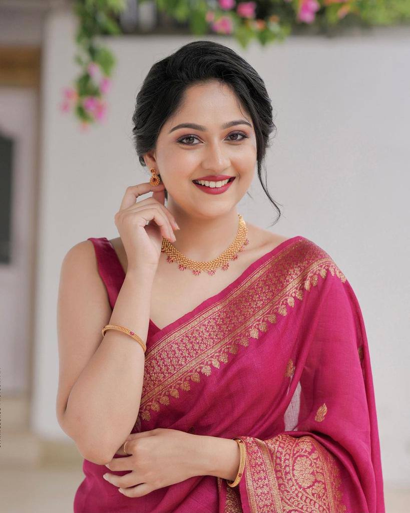 Magenta Pink Hand-Woven Banarasi Silk Saree with Antique Gold Zari Border