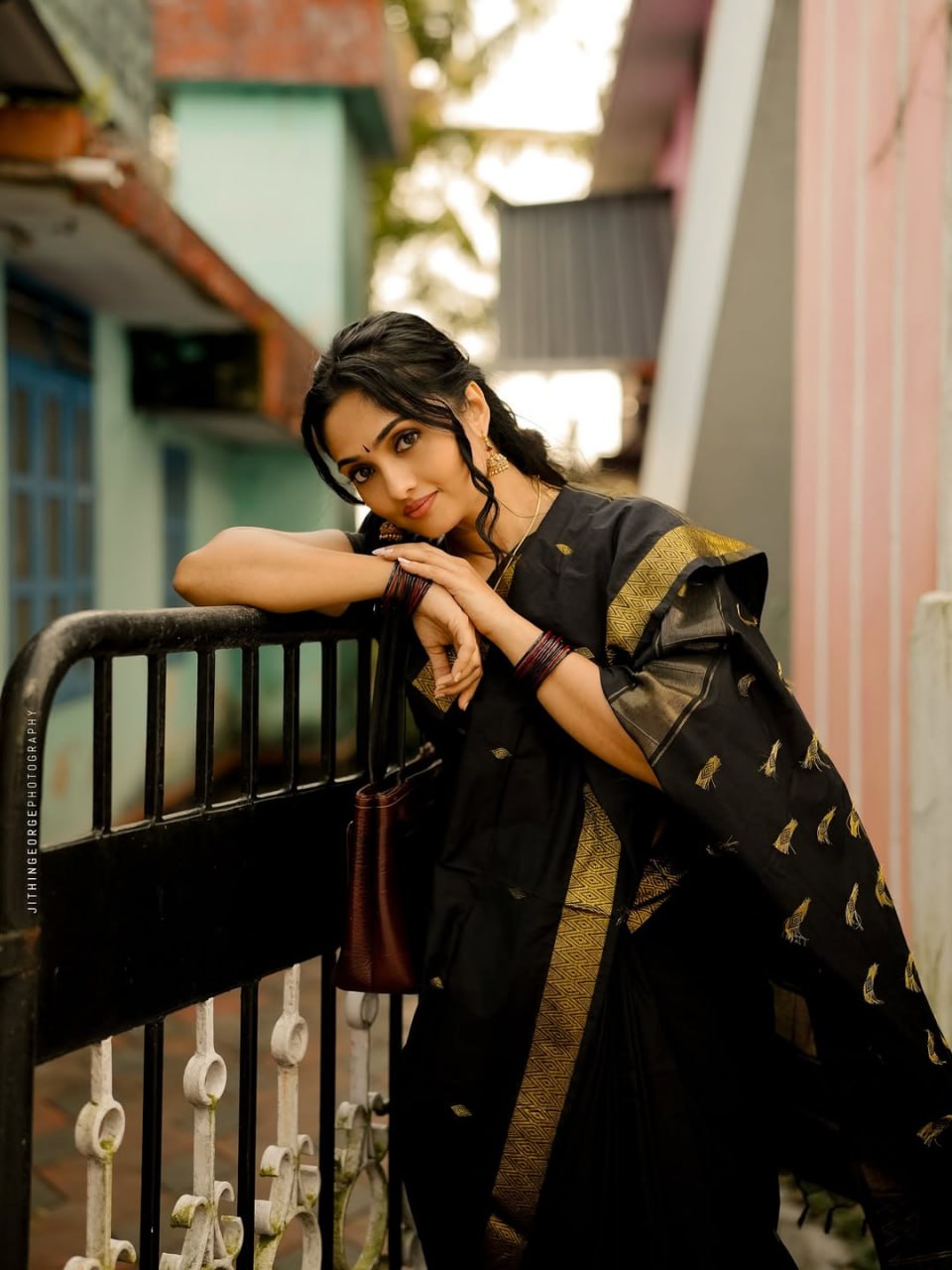 Elegant Black Banarasi Silk Saree with Classic Gold Zari Border | Timeless Traditional & Festive Wear
