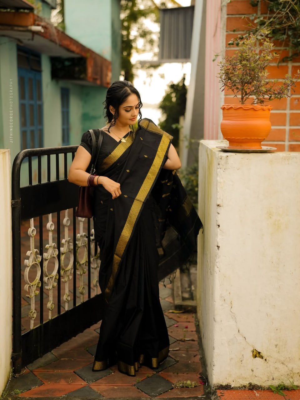 Elegant Black Banarasi Silk Saree with Classic Gold Zari Border | Timeless Traditional & Festive Wear