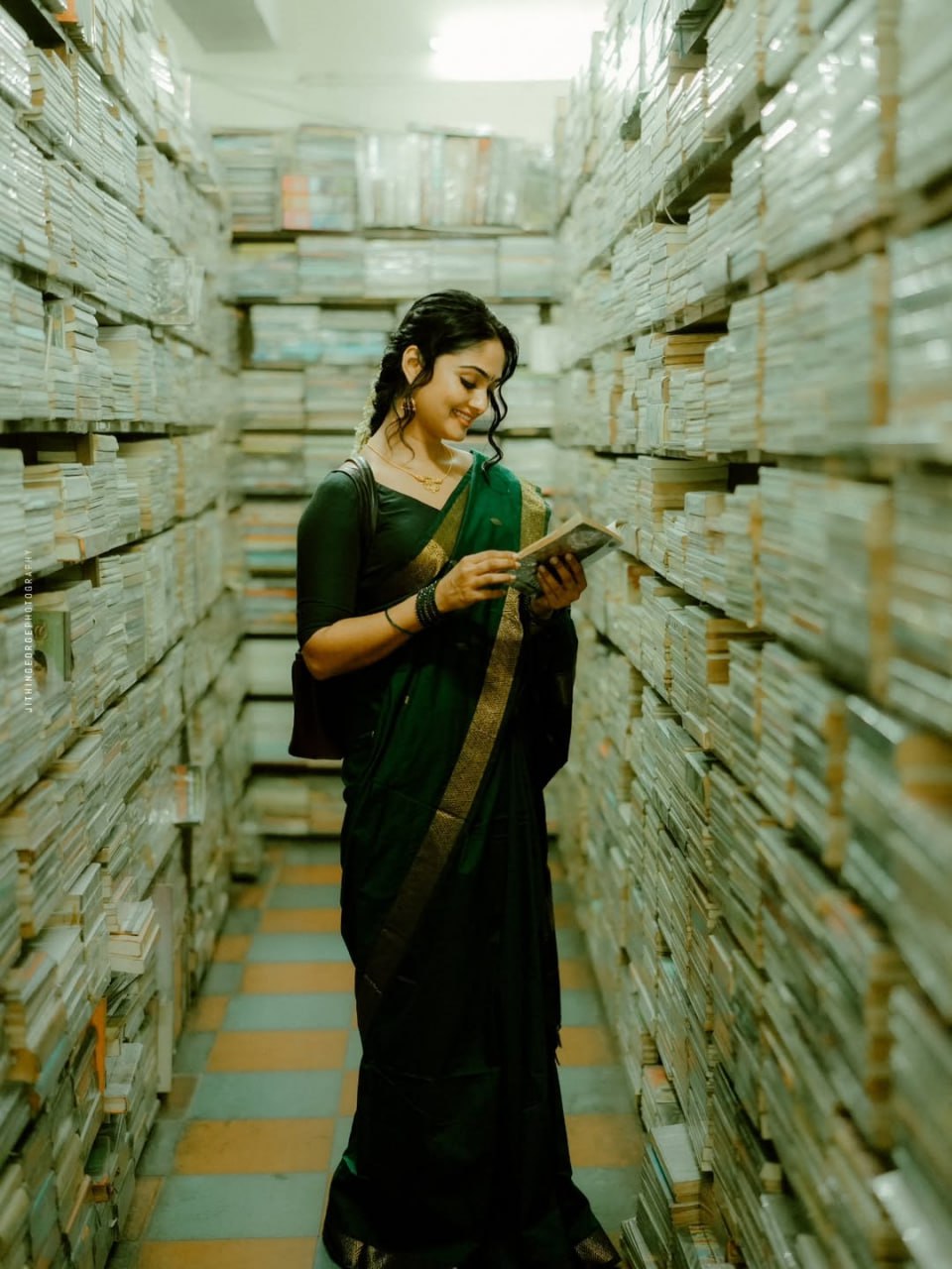 Elegant Bottle Green Banarasi Silk Saree with Classic Gold Zari Border | Timeless Traditional & Festive Wear