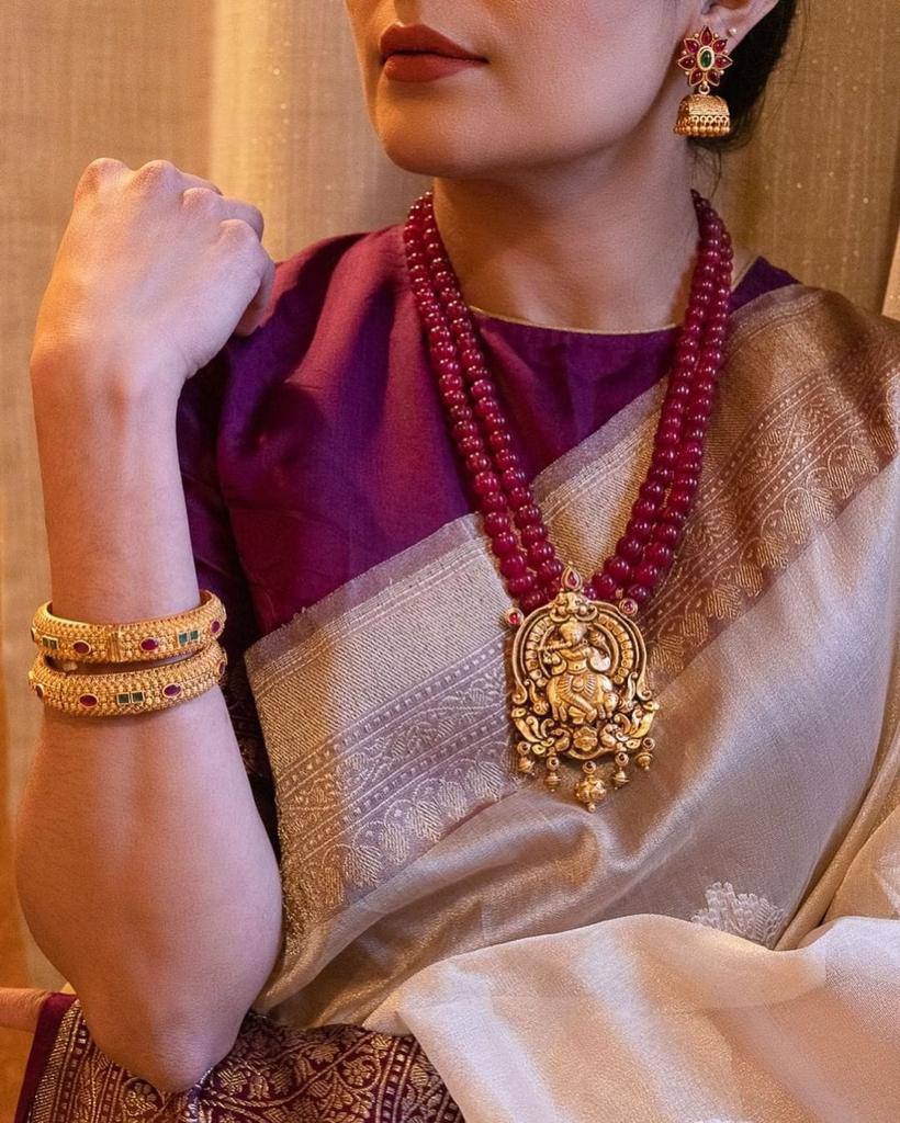 Elegant Cream Banarasi Silk Saree with Wine Zari Border & Traditional Butti | Premium Festive & Wedding Wear