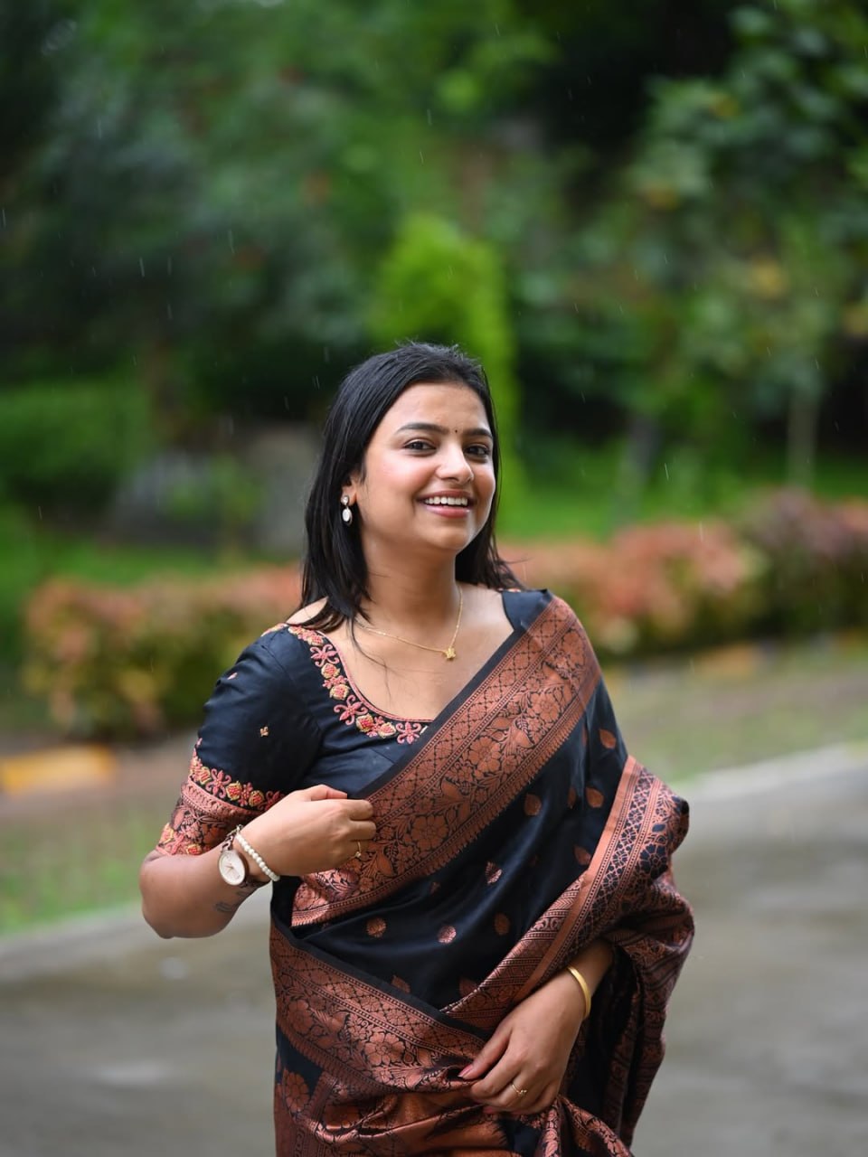 Luxury Black Banarasi Silk Saree with Copper Zari Weaving & Designer Rich Pallu