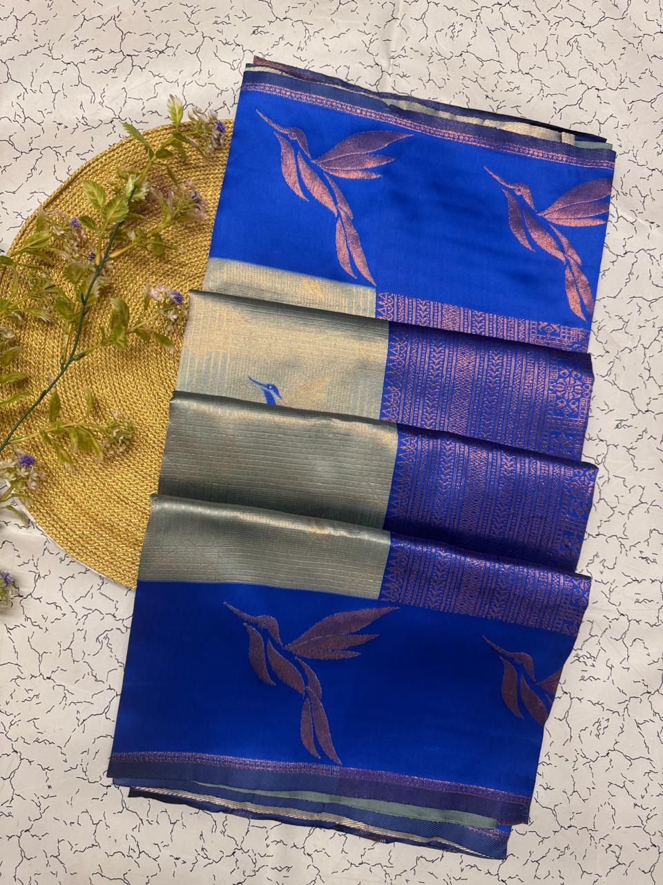 Elegant Mint Green Banarasi Silk Saree with Royal Blue Pallu & Floral Weave