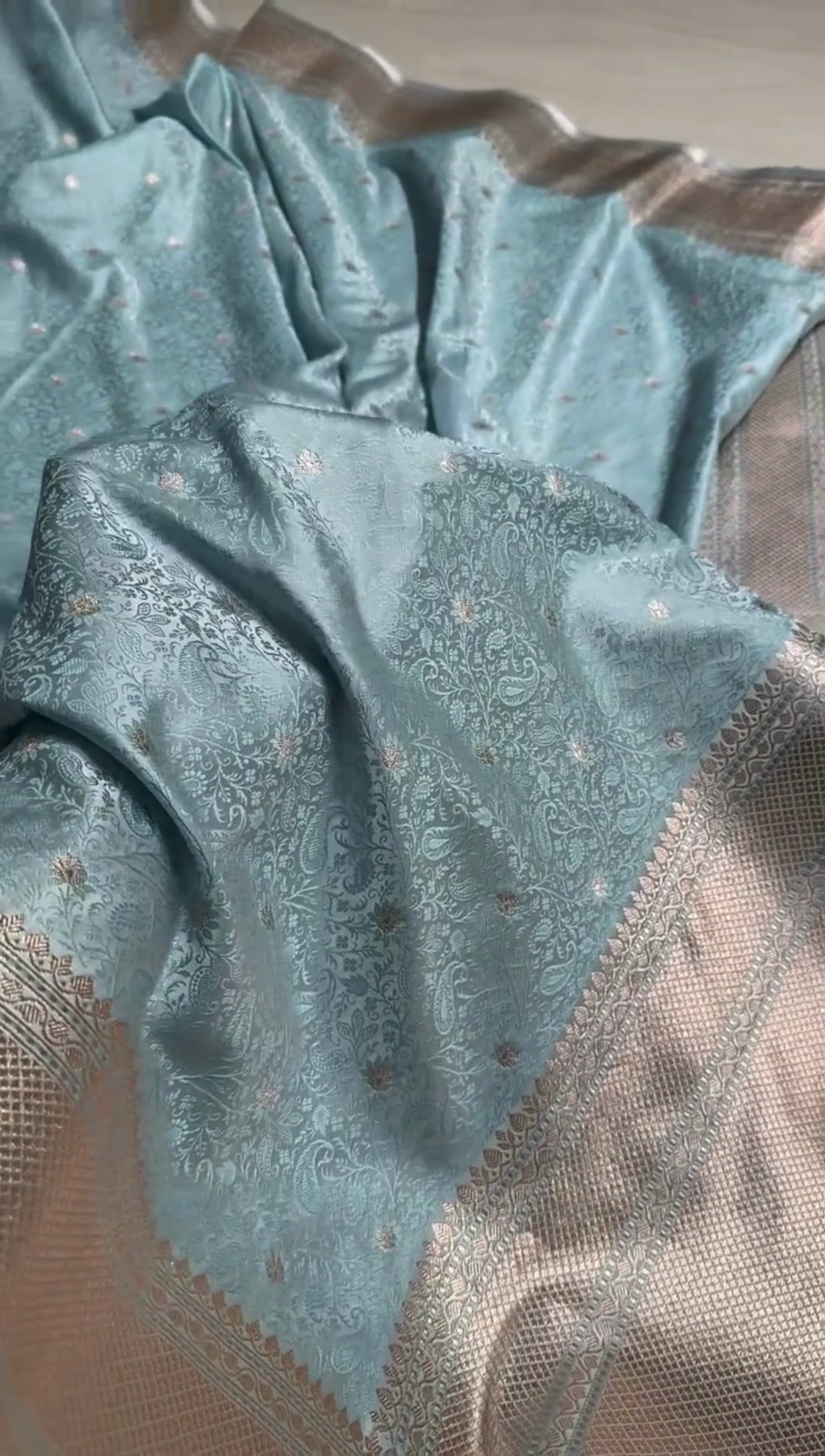 Elegant Sky Blue Banarasi Silk Saree with Intricate Zari Weaving