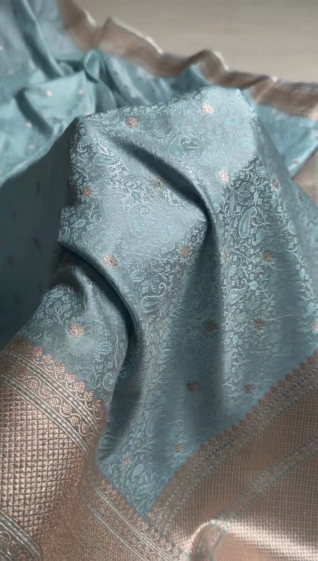Elegant Sky Blue Banarasi Silk Saree with Intricate Zari Weaving
